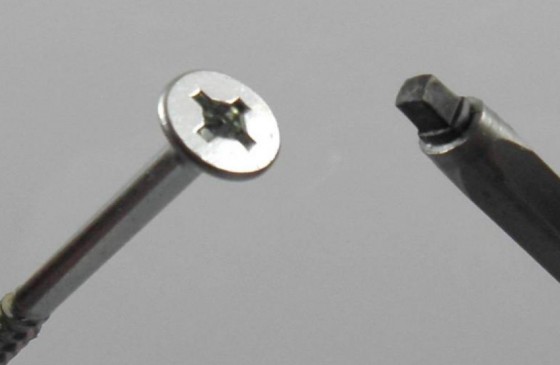 Skrutka Uniquadrex 3,5x50 biely Zn