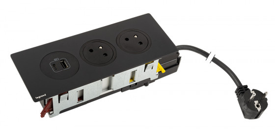 K-LEGRAND Disq´ln 2x230V+1xUSB A/C,čierna/čierna