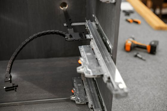 BLUM ESS.T1900 Amperos sada na vedenie káblov NL500