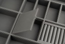 StrongIn organizér pre šperky do zásuvky šatníka so šírkou 900 mm